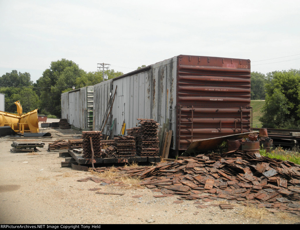 Truckless Boxcars
